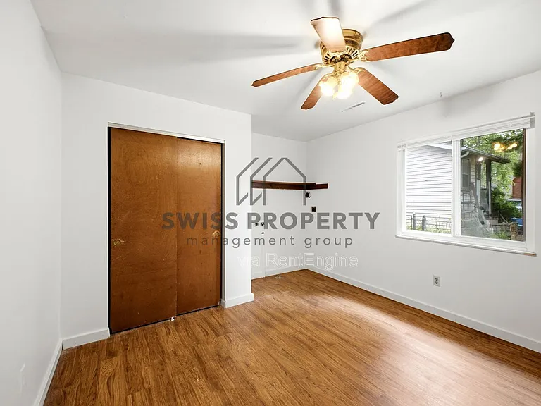 1577 Briarwood Ave — Photo 8