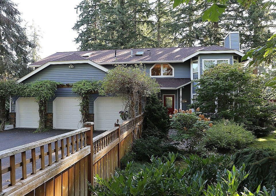 1st image of 514 233rd Ave NE