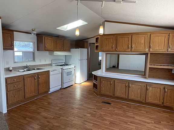 3rd image of 1144 Jaramillo Ct SE