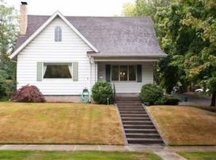 806 NE Laurelhurst Pl, Portland, OR 97232