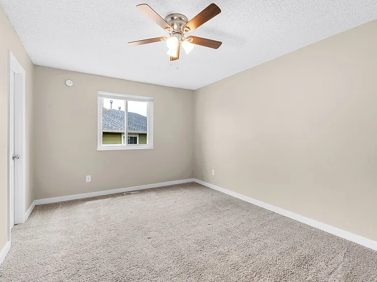 2710 Hearthwood Ln — Photo 9