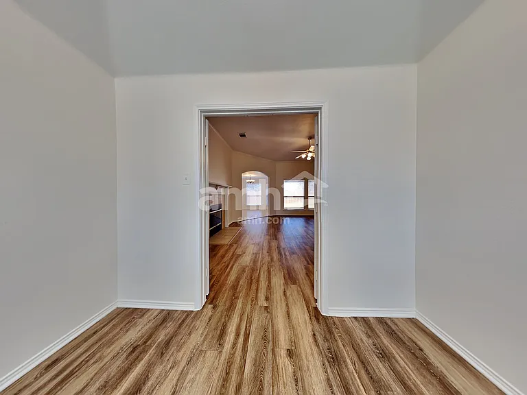 333 Rock Hill Dr — Photo 9
