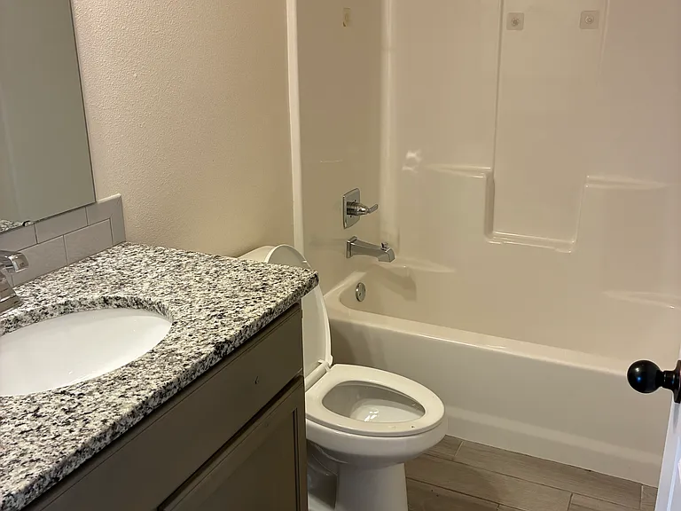 1110 Matthew Cir — Photo 4