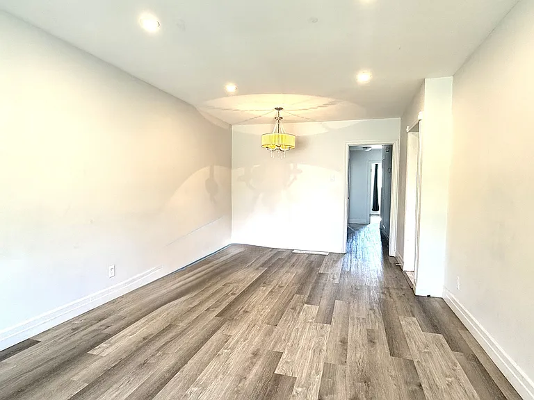 64 Ruthmar Cres — Photo 4