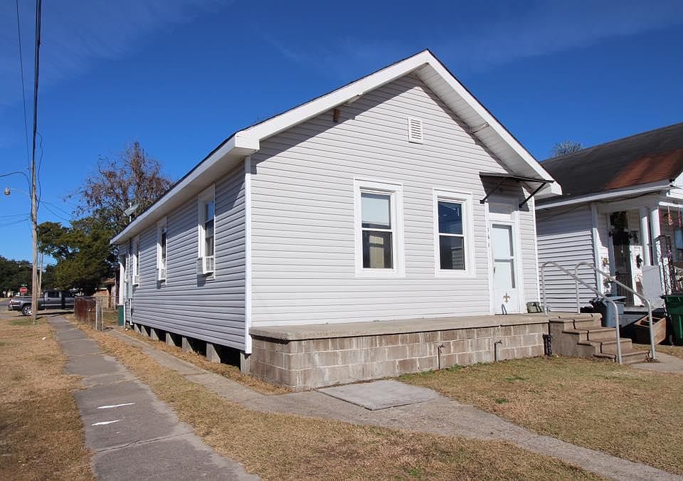 1st image of 768 Avenue H