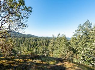 1530 Nighthawk Ln, Capital, BC V9Z 1M9