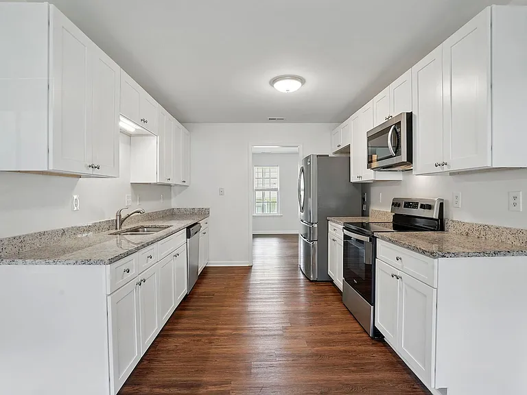 401 Whitehall Ct — Photo 10