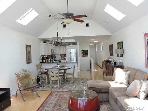 4th image of 841 W Park Ave