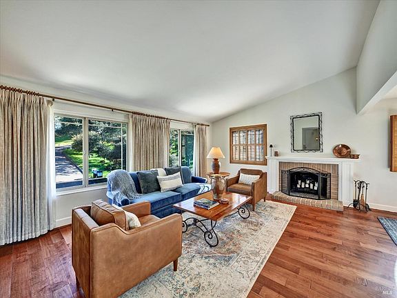4th image of 105 Cabro Court