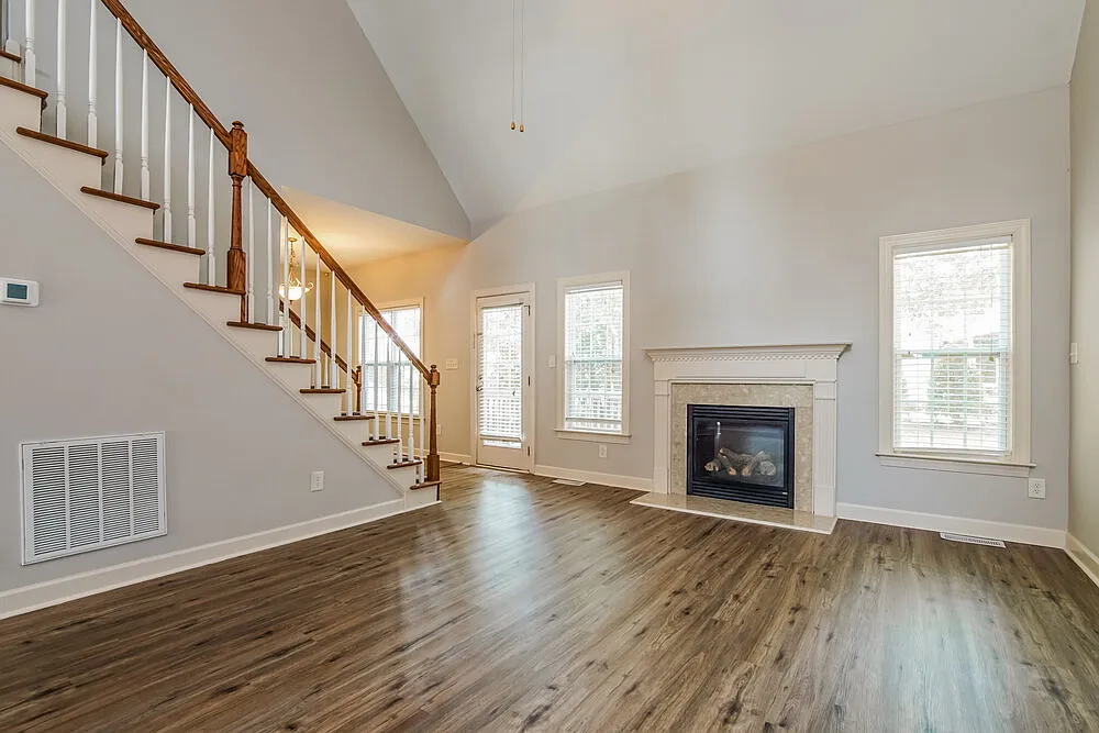 3 bed, 2.5 bath, 1978 sqft, $2,180 — Photo 4