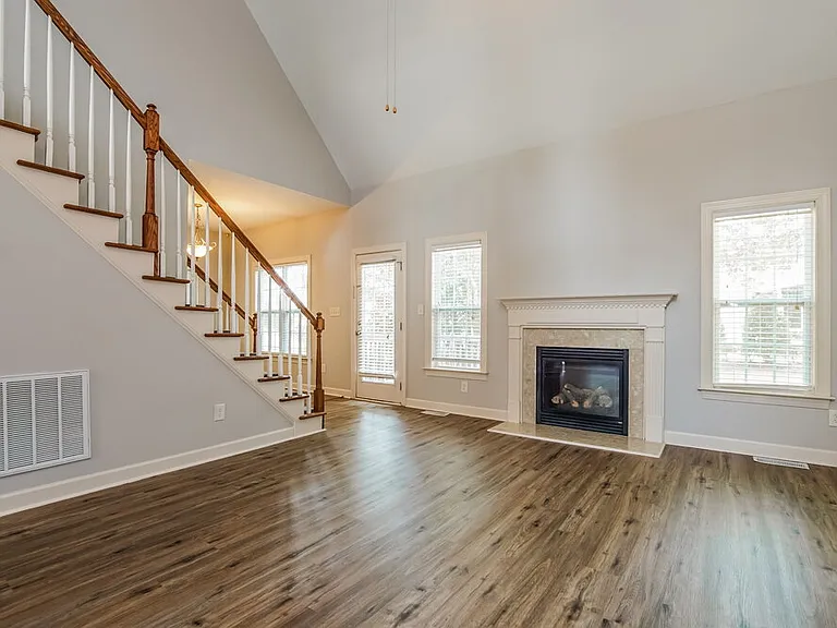169 N Farm Dr — Photo 4
