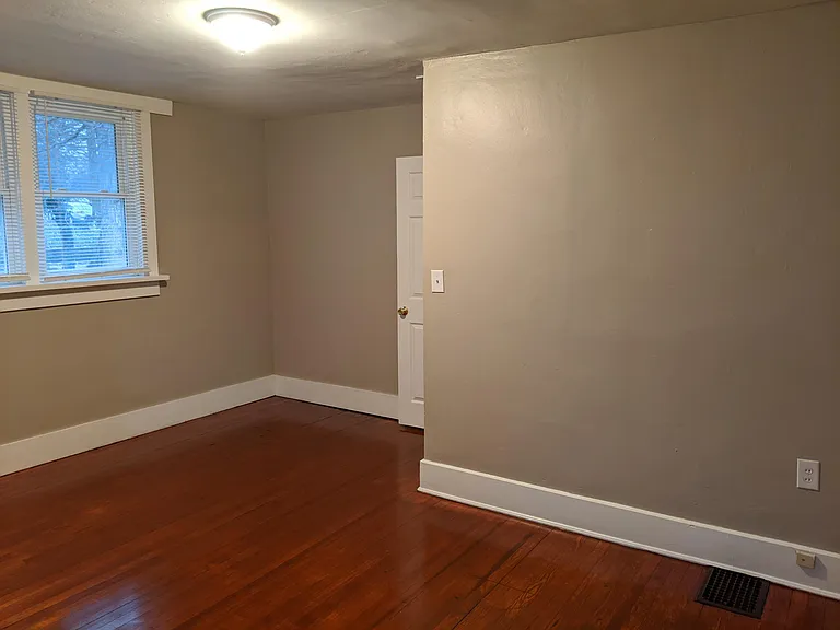 2443 S Dixie Dr — Photo 30
