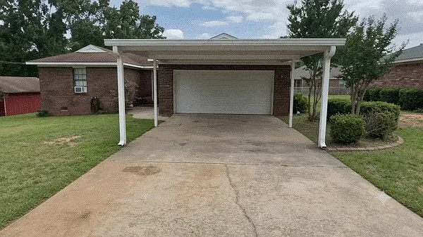 484 Rachel Dr — Photo 2