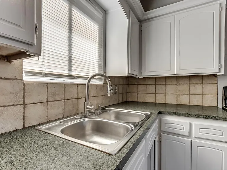 207 Stanton Dr — Photo 6