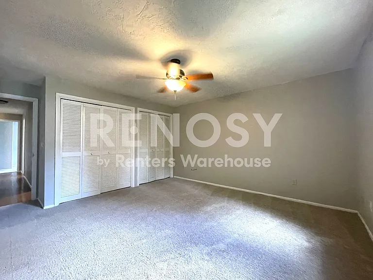 802 Embassy Rd — Photo 23