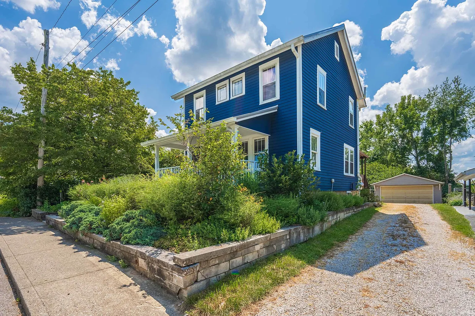 607 W Allen St photo 1