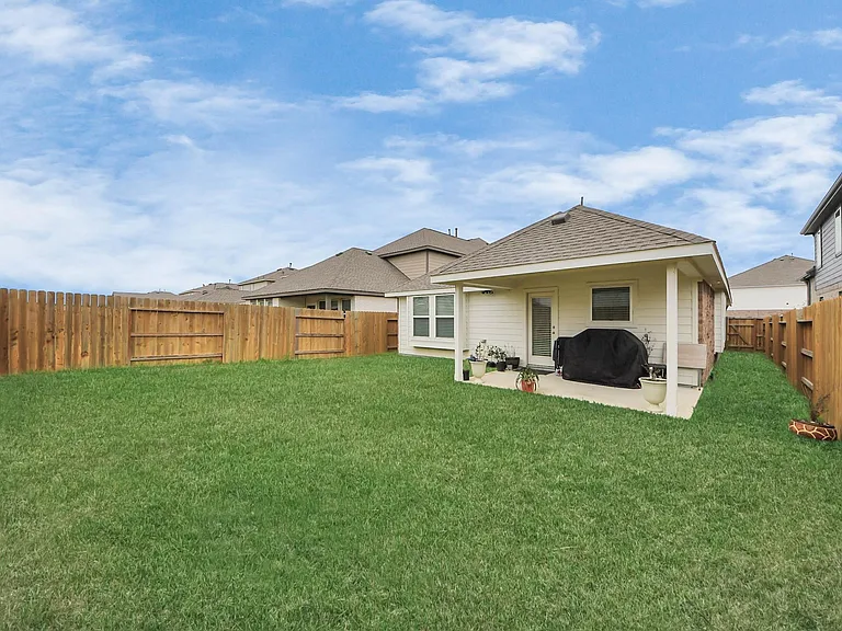 21246 Montego Bay Dr — Photo 33