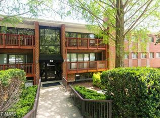 55 Skyhill Rd APT 304, Alexandria, VA 22314