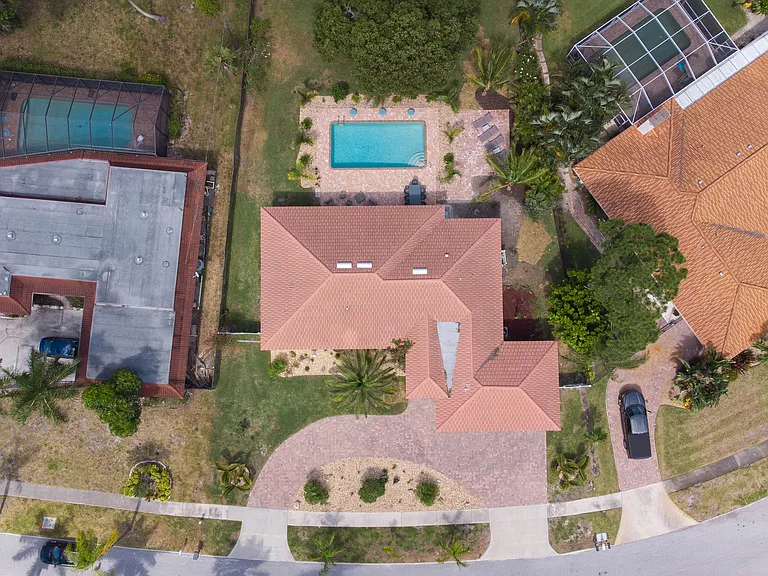 1102 Mallorca Dr — Photo 54