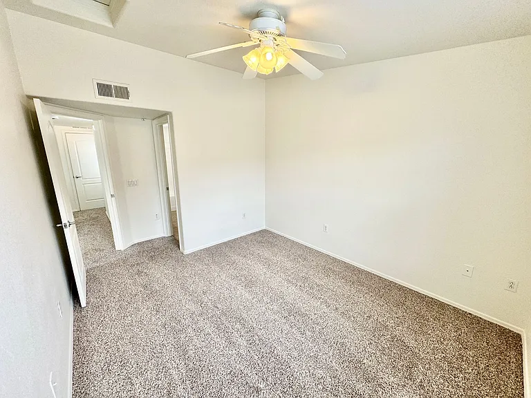 2402 E 5th St #1604 — Photo 21
