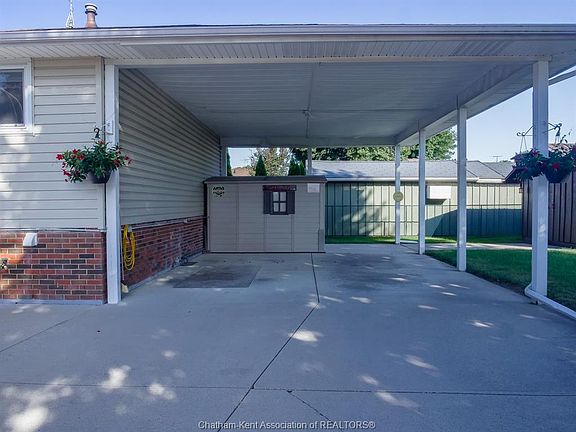 5th image of 61 Vanier Dr