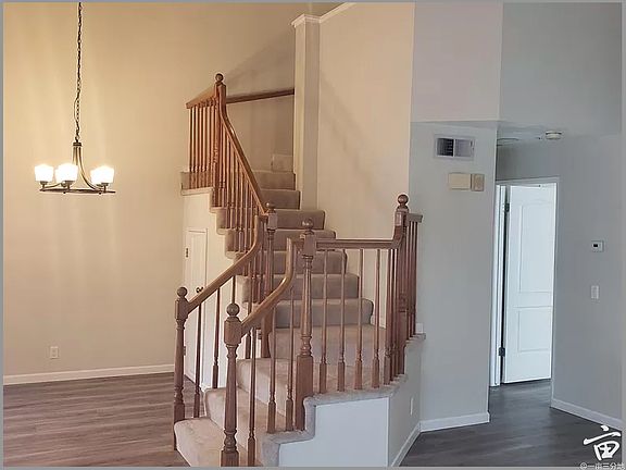 4th image of 2100 Vista Del Mar