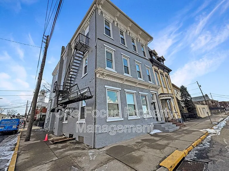 1064 Mill St #5 — Photo 8