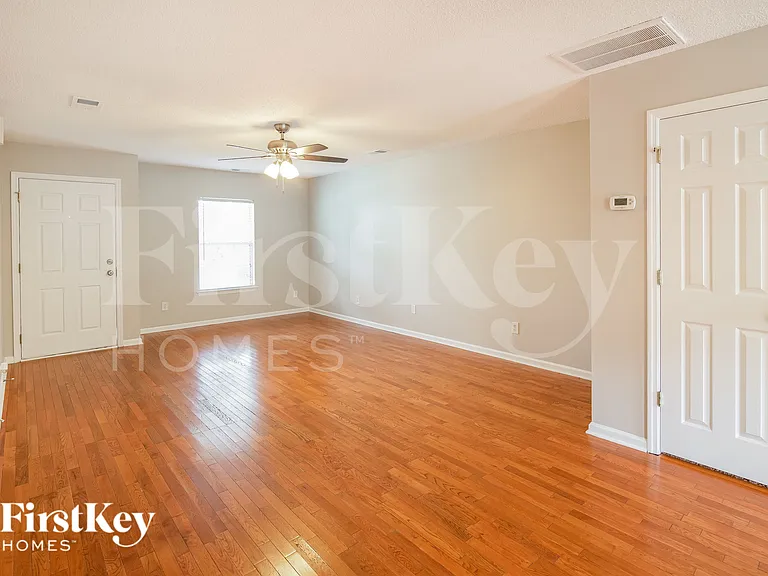 113 Tyron Rd — Photo 4