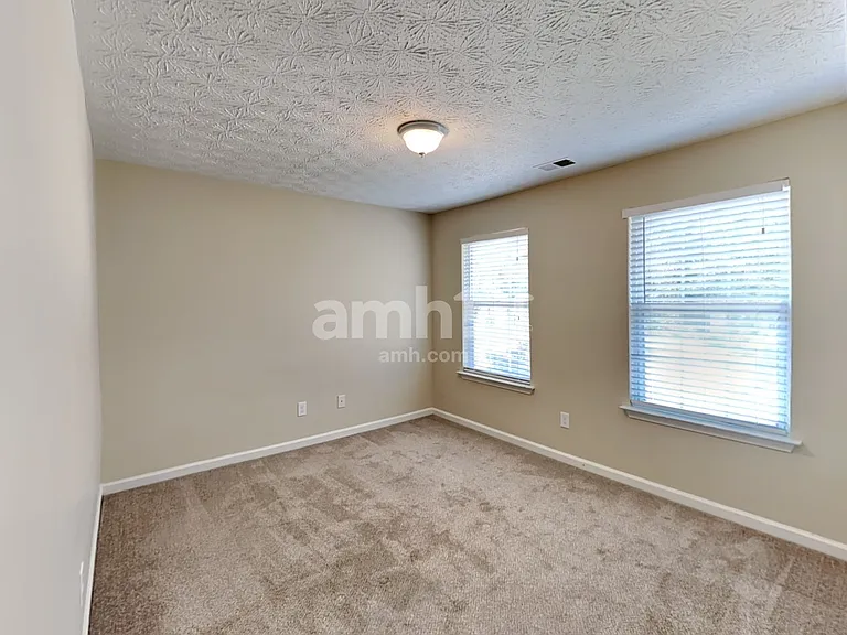 1626 Sparrow Wood Ln SW — Photo 15