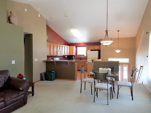 3rd image of 47 Vandello Dr