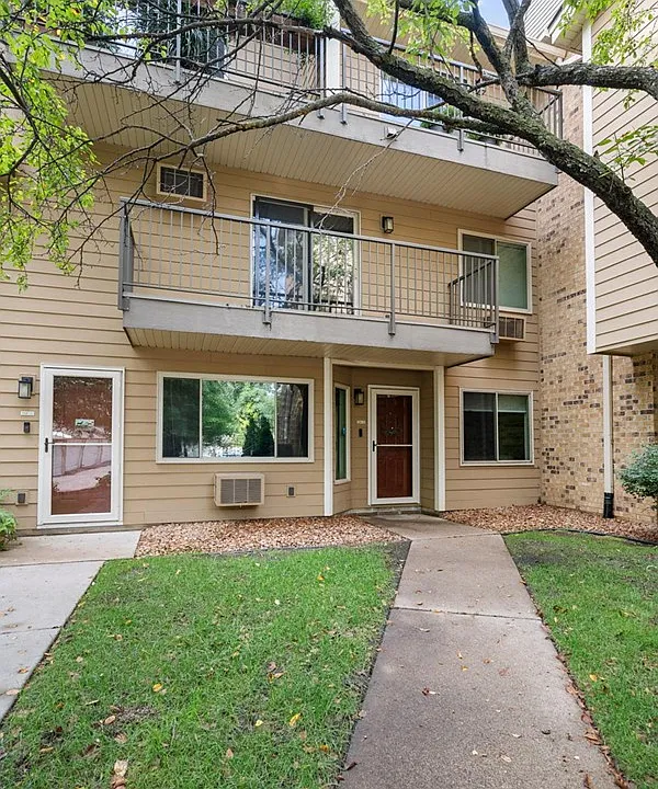 2260 Ridge Dr #12