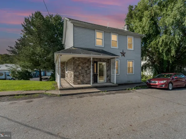 524 Moore St, Millersburg, PA 17061
