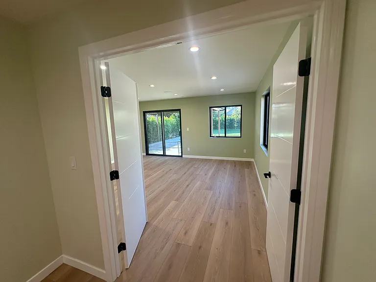 1259 Winchester Ave — Photo 14
