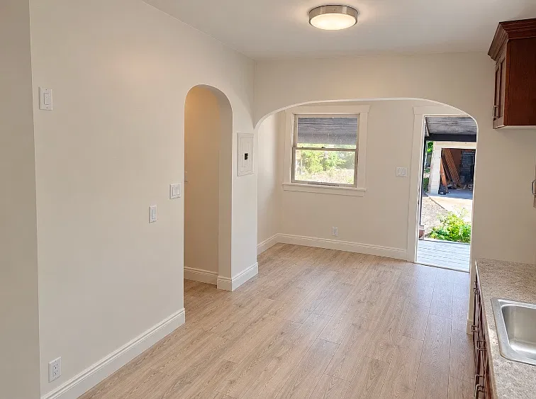 2 bed, 1243 sqft, $2,390 — Photo 3