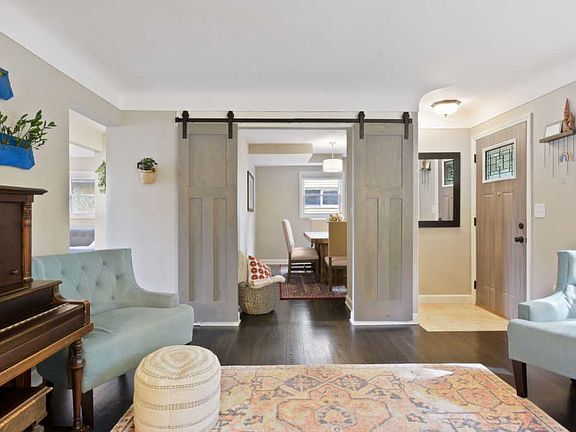 5th image of 3844 41st Ave S