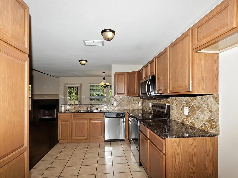 3905 Vista Mar Dr — Photo 6