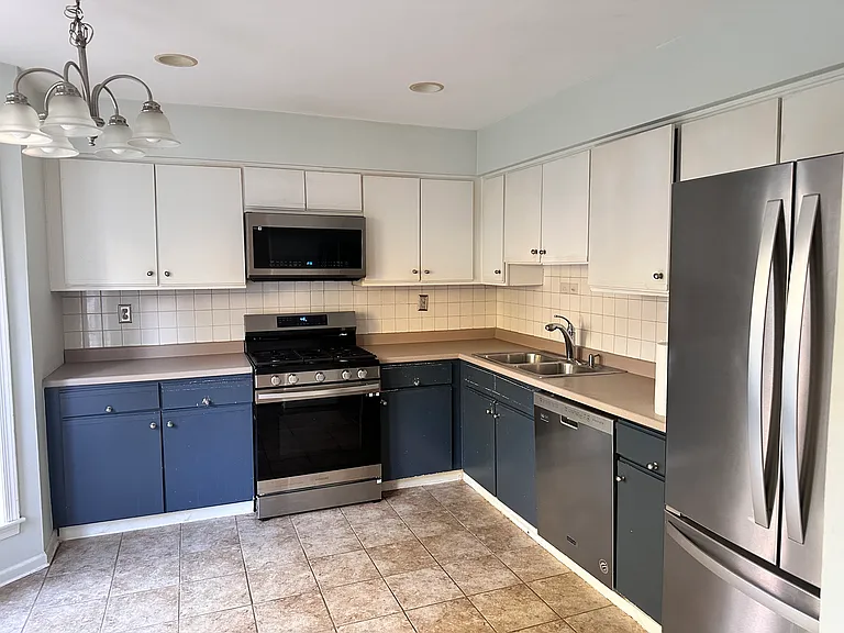 4 Aldgate Ct — Photo 5