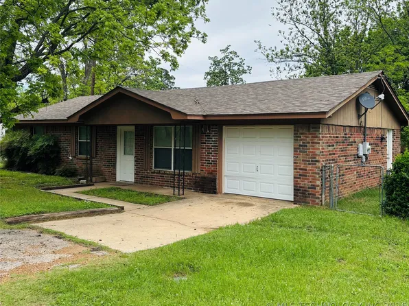 818 N J St, Hugo, OK 74743
