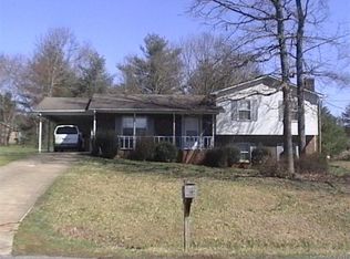 146 Kingswood Dr, Statesville, NC 28625