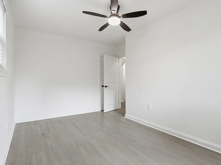 525 Oakwood St SE — Photo 17