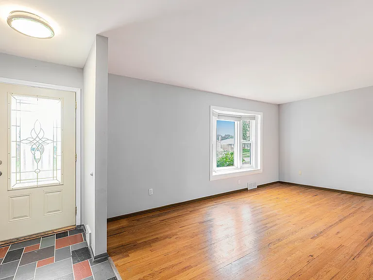 4772 Marian Ave — Photo 9