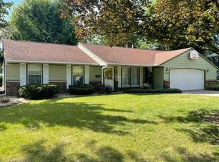 1104 Redding Ln, Angola, IN 46703