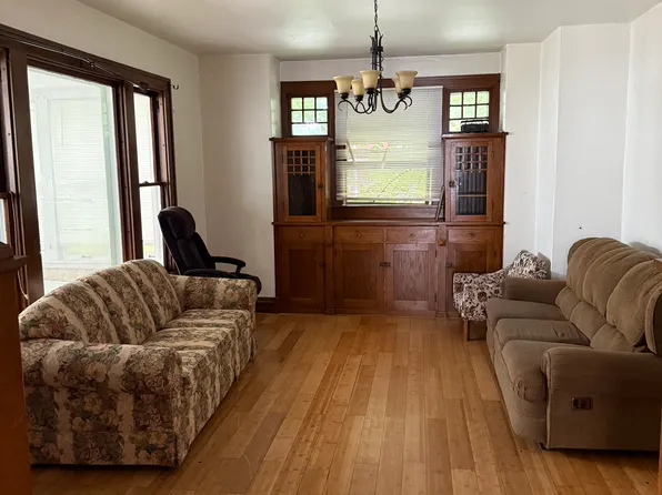 330 Lybrand St Unit 1, Postville, IA 52162