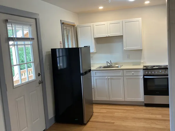 188 S Champlain St #2B, Burlington, VT 05401