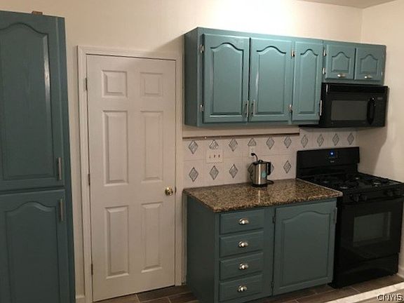 5th image of 813 South St