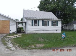 107 N Church St, Roanoke, IL