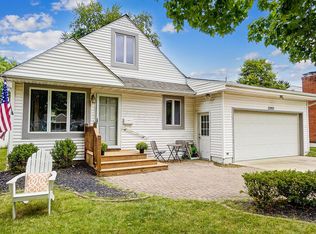 2292 Shrewsbury Rd, Columbus, OH 43221