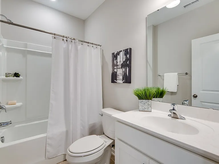 1136 Commack Dr — Photo 33
