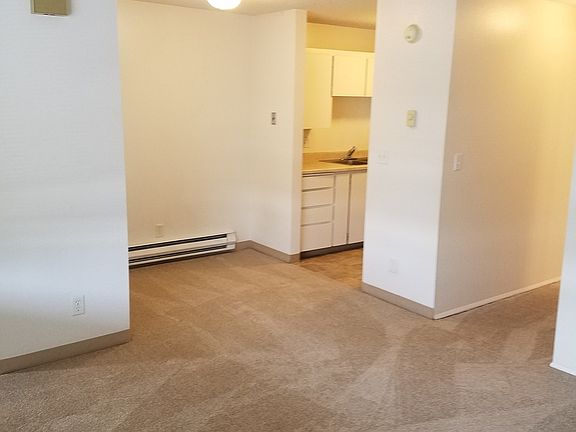 2nd image of 1405 Lewis St #47647a2b6