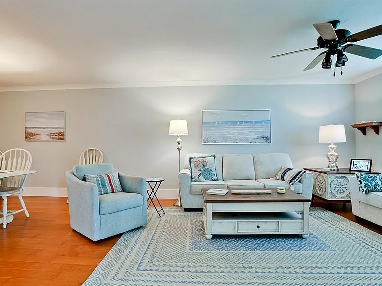 401 Palm Tree Dr — Photo 24